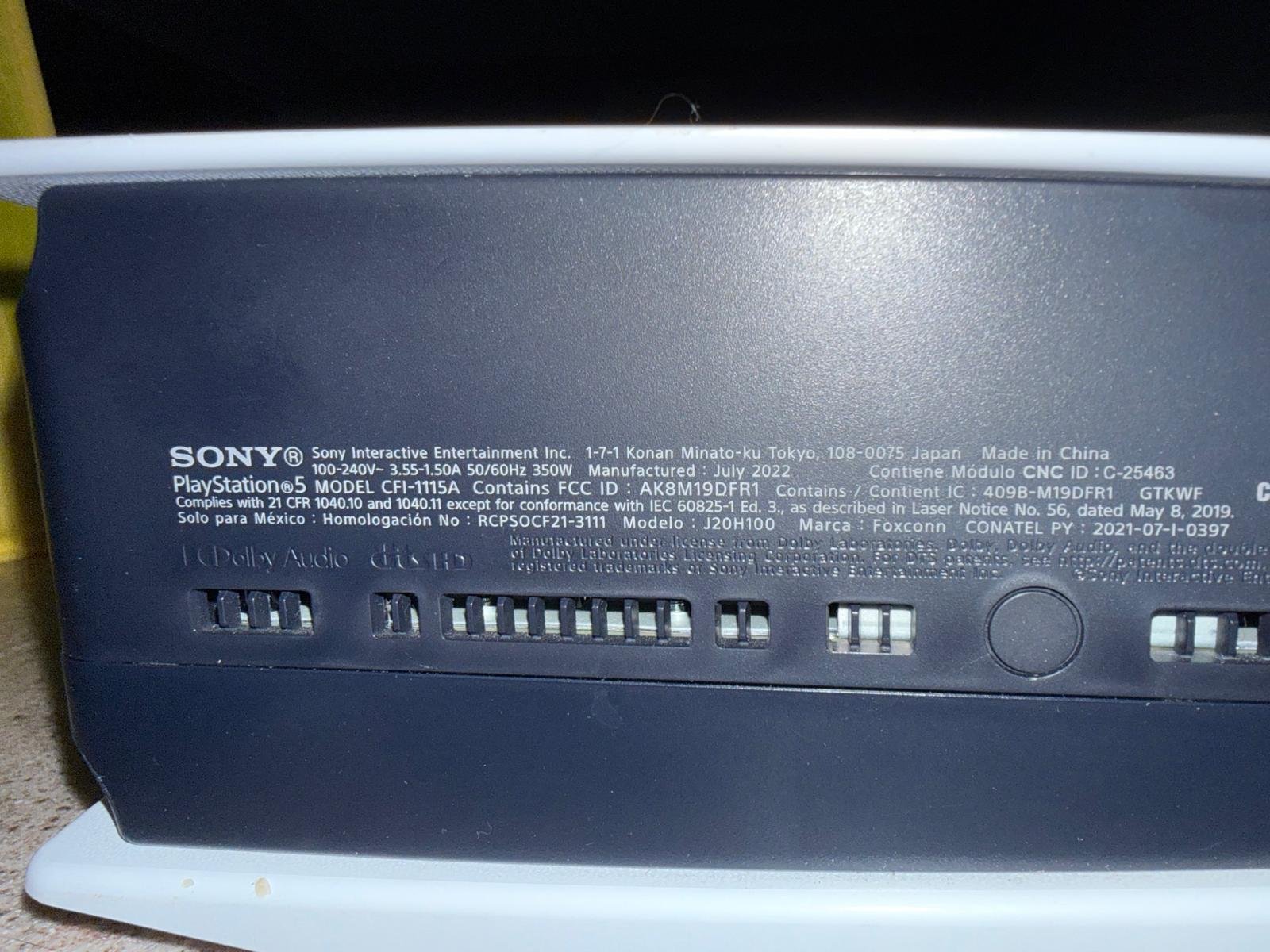 Sony PlayStation 5 console (disc, model CFI-1115A) thumbnail